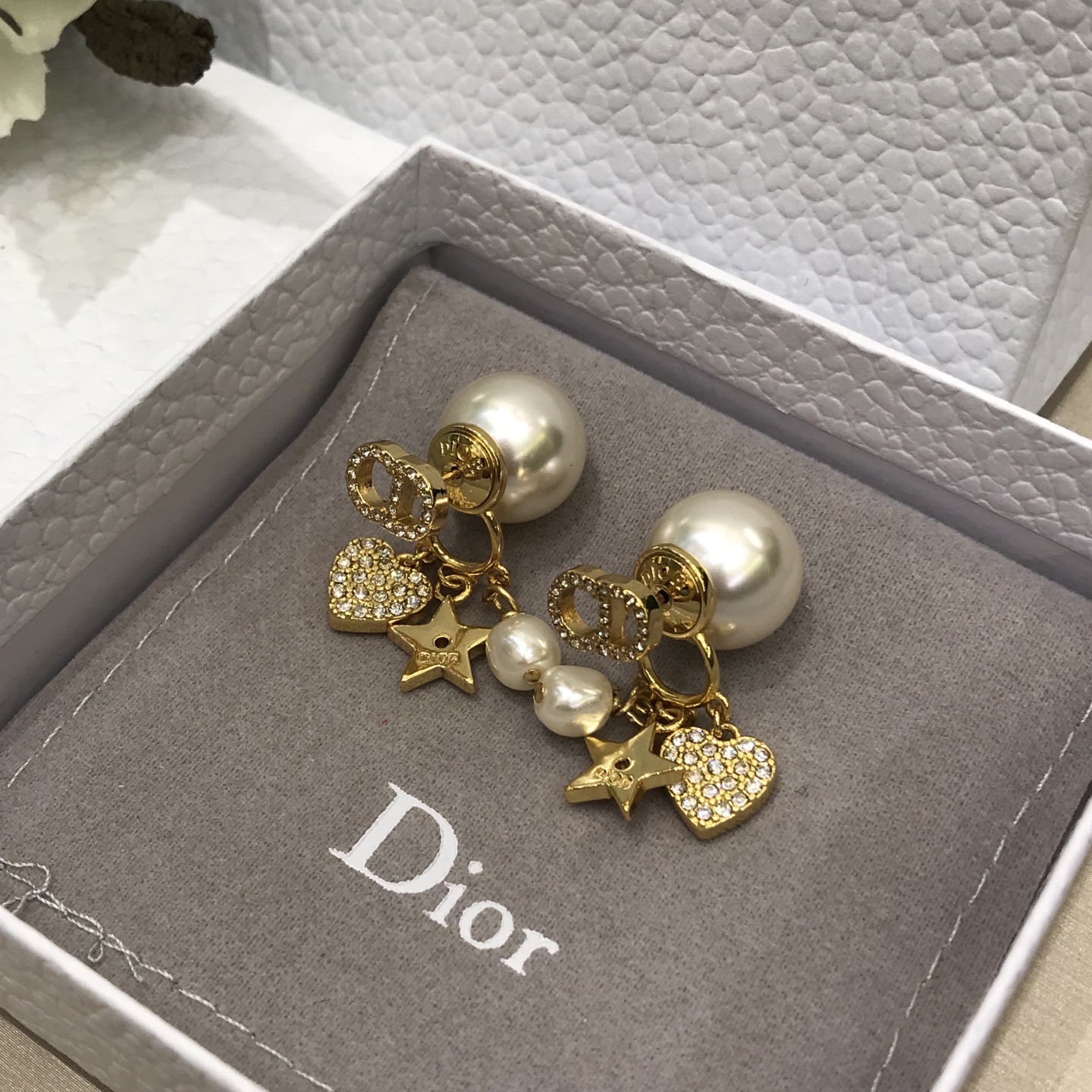 디올 귀걸이 134761 Dior Earrings 썸네일 이미지