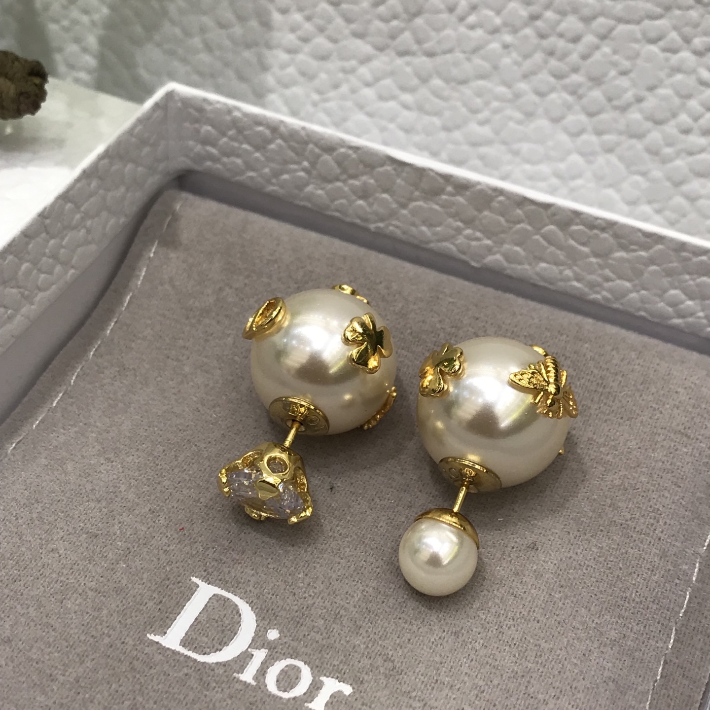 디올 귀걸이 133544 Dior Earrings 썸네일 이미지