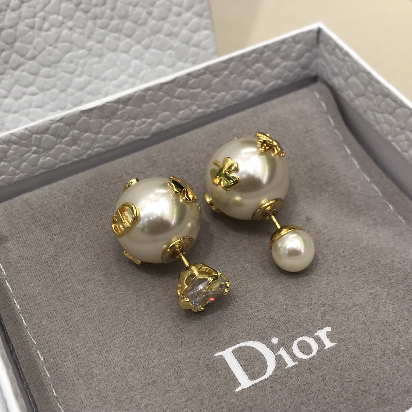디올 귀걸이 133544 Dior Earrings 썸네일 이미지