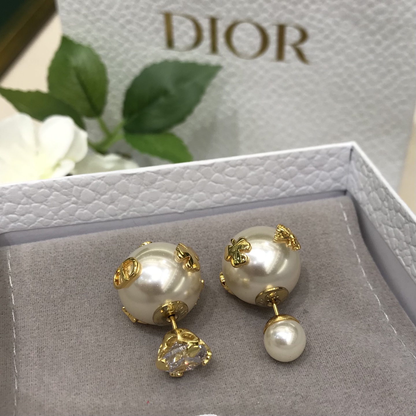 디올 귀걸이 133544 Dior Earrings 썸네일 이미지