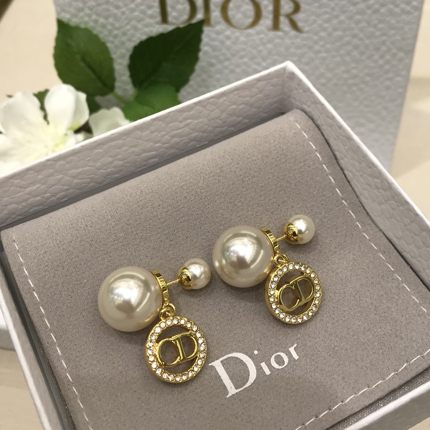 디올 귀걸이 133758 Dior Earrings 썸네일 이미지