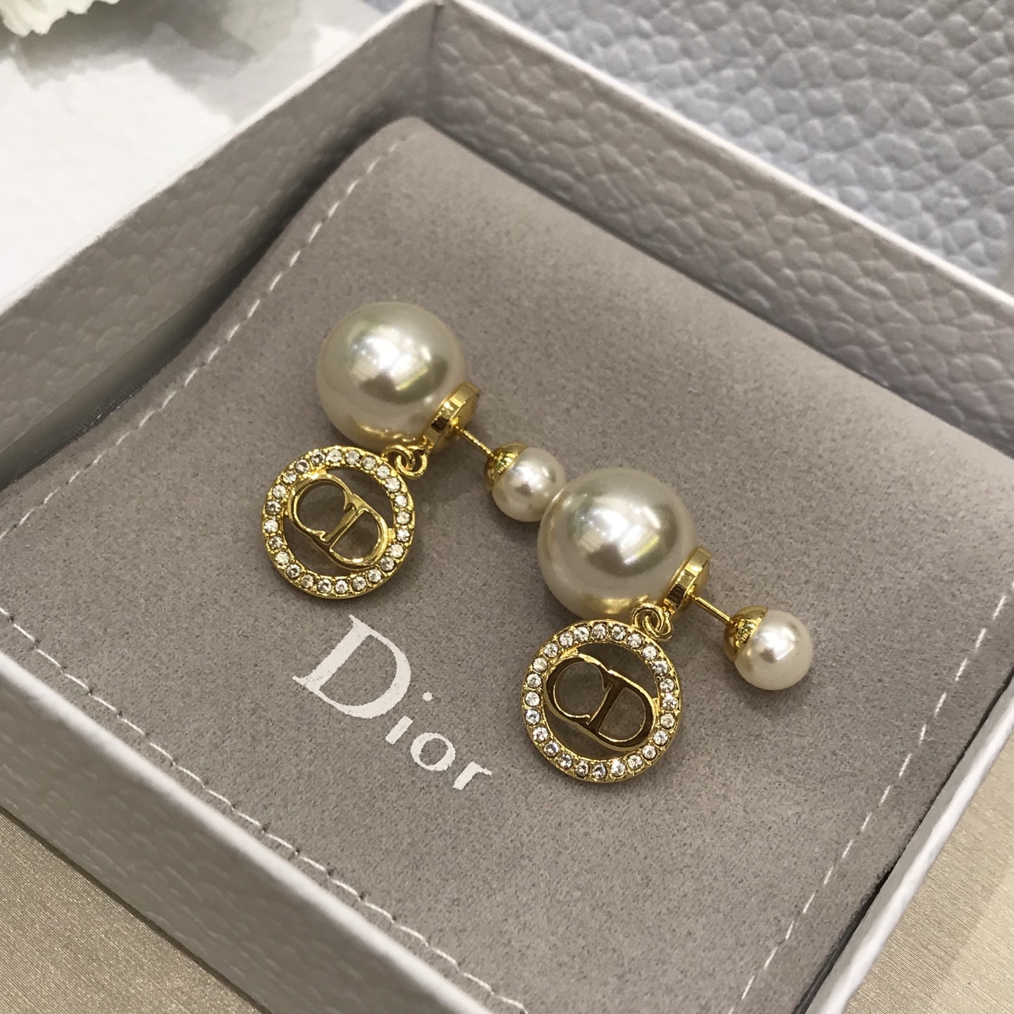 디올 귀걸이 133758 Dior Earrings 썸네일 이미지