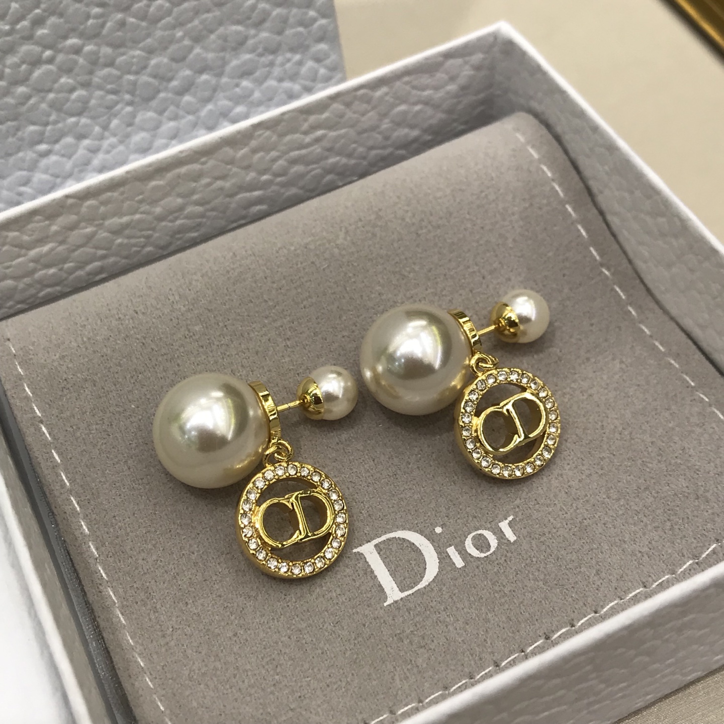 디올 귀걸이 133758 Dior Earrings 썸네일 이미지