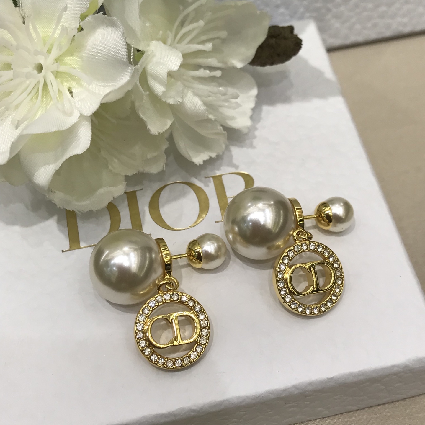 디올 귀걸이 133758 Dior Earrings 썸네일 이미지