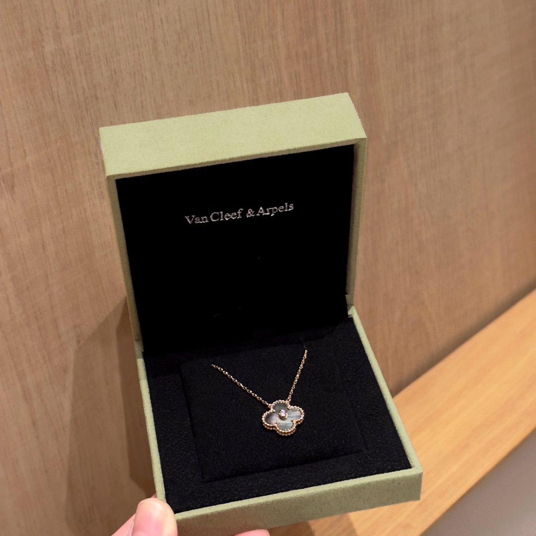 China Replica VCA Jewelry VCAES0403-1880