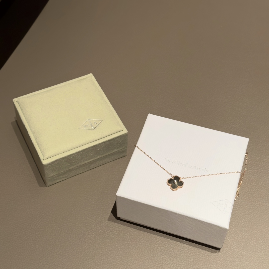 China Replica VCA Jewelry VCAES0403-1880