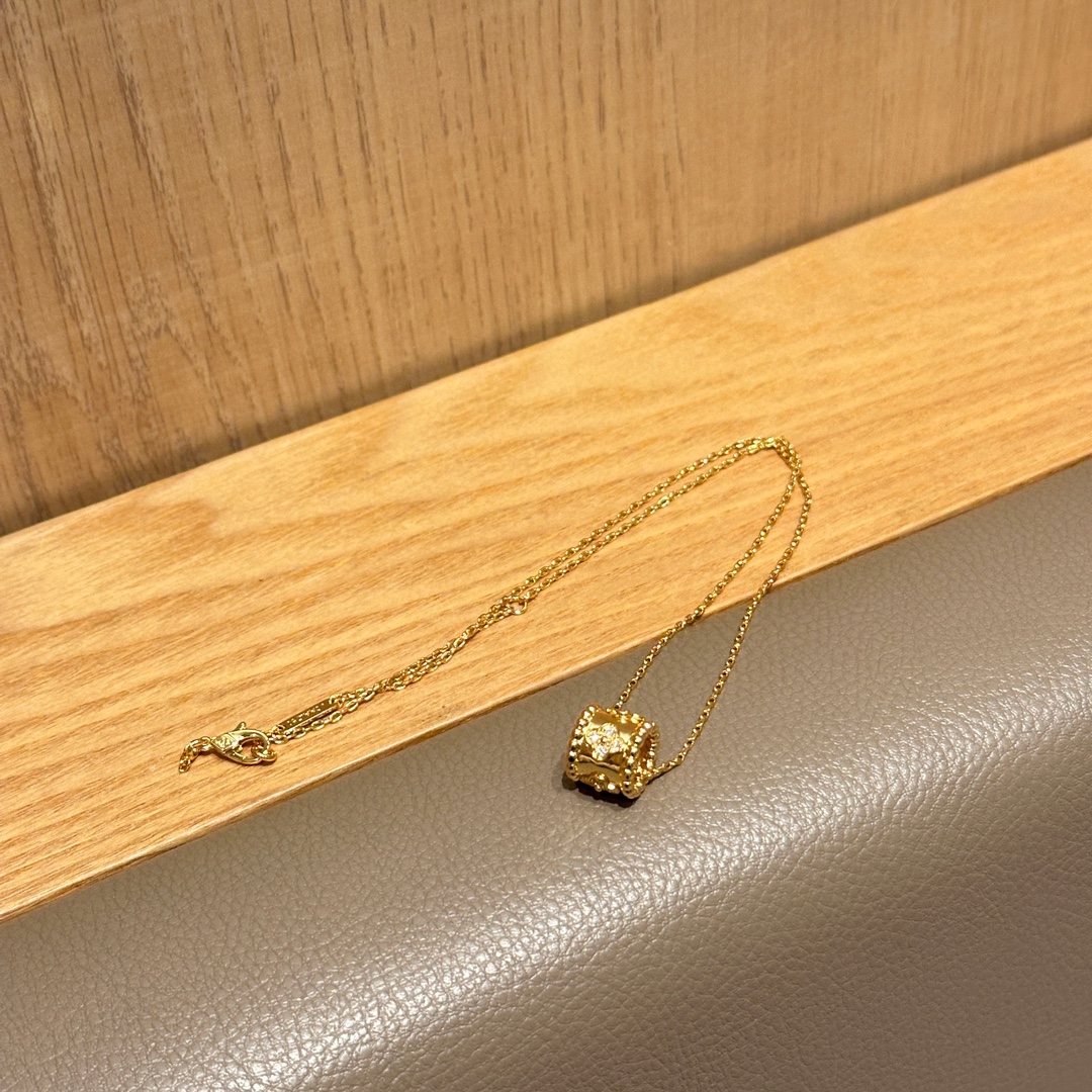 China Replica VCA Jewelry VCAES0403-3205