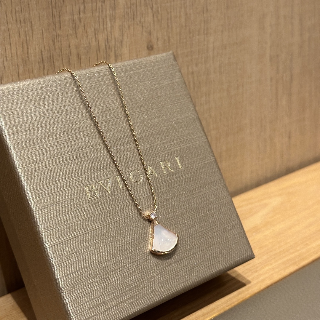 _ddp9sP_ohijSi6qkVYz_q2hx_zBOz0g0GIbVomQ