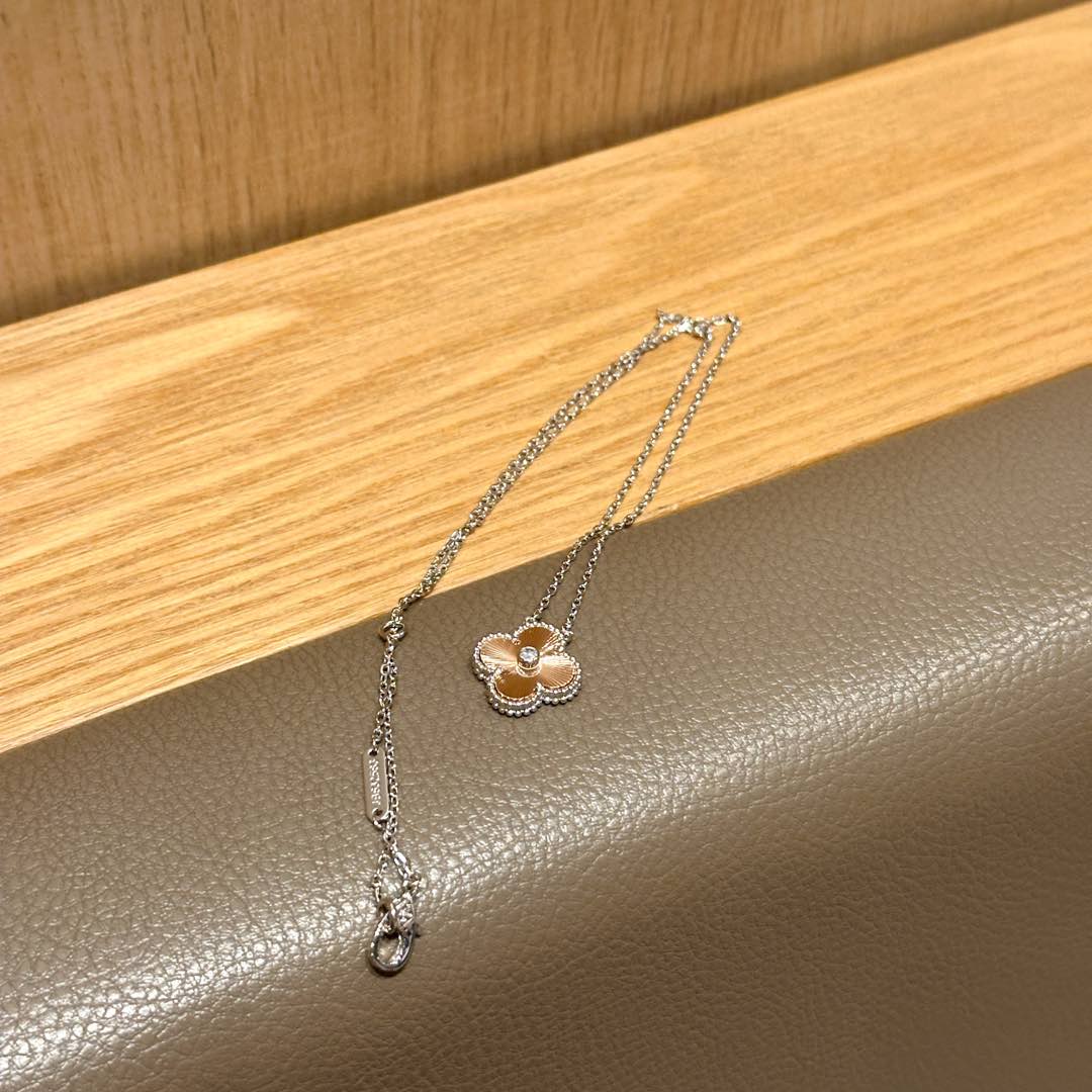 China Replica VCA Jewelry VCAES0403-989