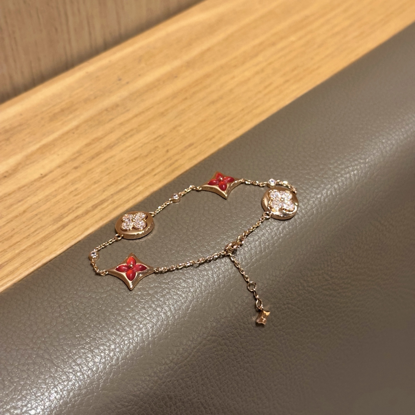 _daS9skhN8EshaQwGGywpf7qt_Ofq47z682WvgLA