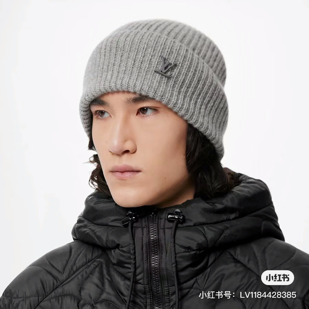 NO:189808,LV autumn and winter flip wool knitted wool hat high quality customization!  This model must be the favorite of minimalism. It is fashionable and versatile, and it is definitely not picky about face shape. It is a fashionable and classic ten thousand-year-old model!  Fashion black and white can be put into hat together with fisherman hat baseball hat knit hat, hat, louis vuitton, espadrilles,hats19860909LV秋冬款翻边羊毛针织毛线帽 高品质定制！这款必定是极简主义的最爱 时尚百搭,绝对不挑脸型 属于时尚经典的万年款！时尚黑白可以一起入帽子渔夫帽棒球帽针织帽,帽子,louis vuitton,espadrilles,hats,hat