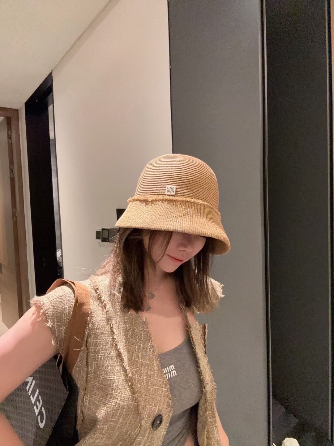 미우미우 모자 81050 Miu Miu Cap