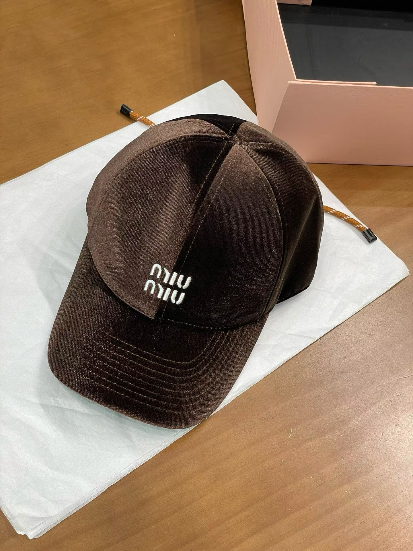미우미우 모자 81366 Miu Miu Cap