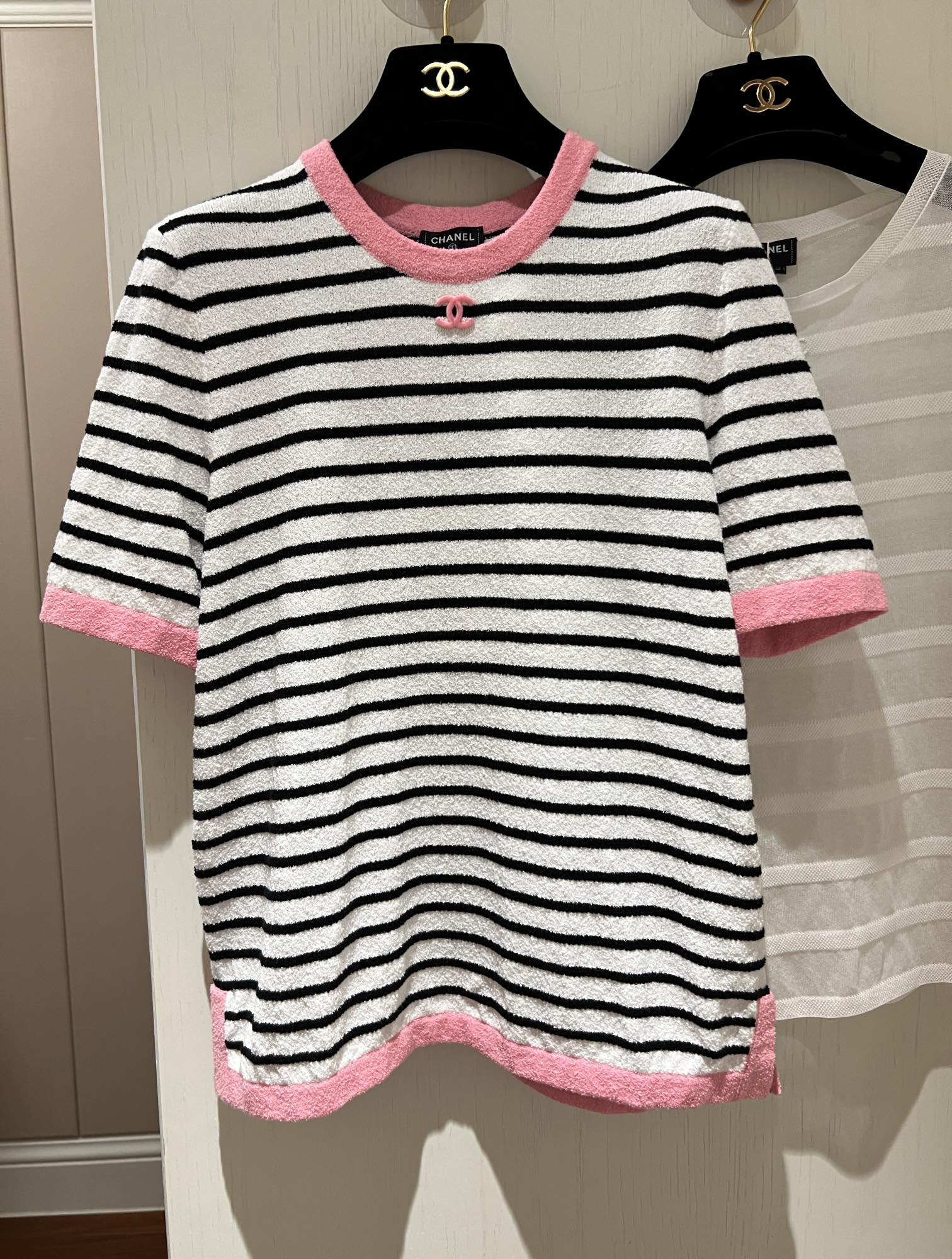 Replica trovata
 Chanel Abbigliamento T-Shirt Nero Bianco Collezione Primavera Maniche corte