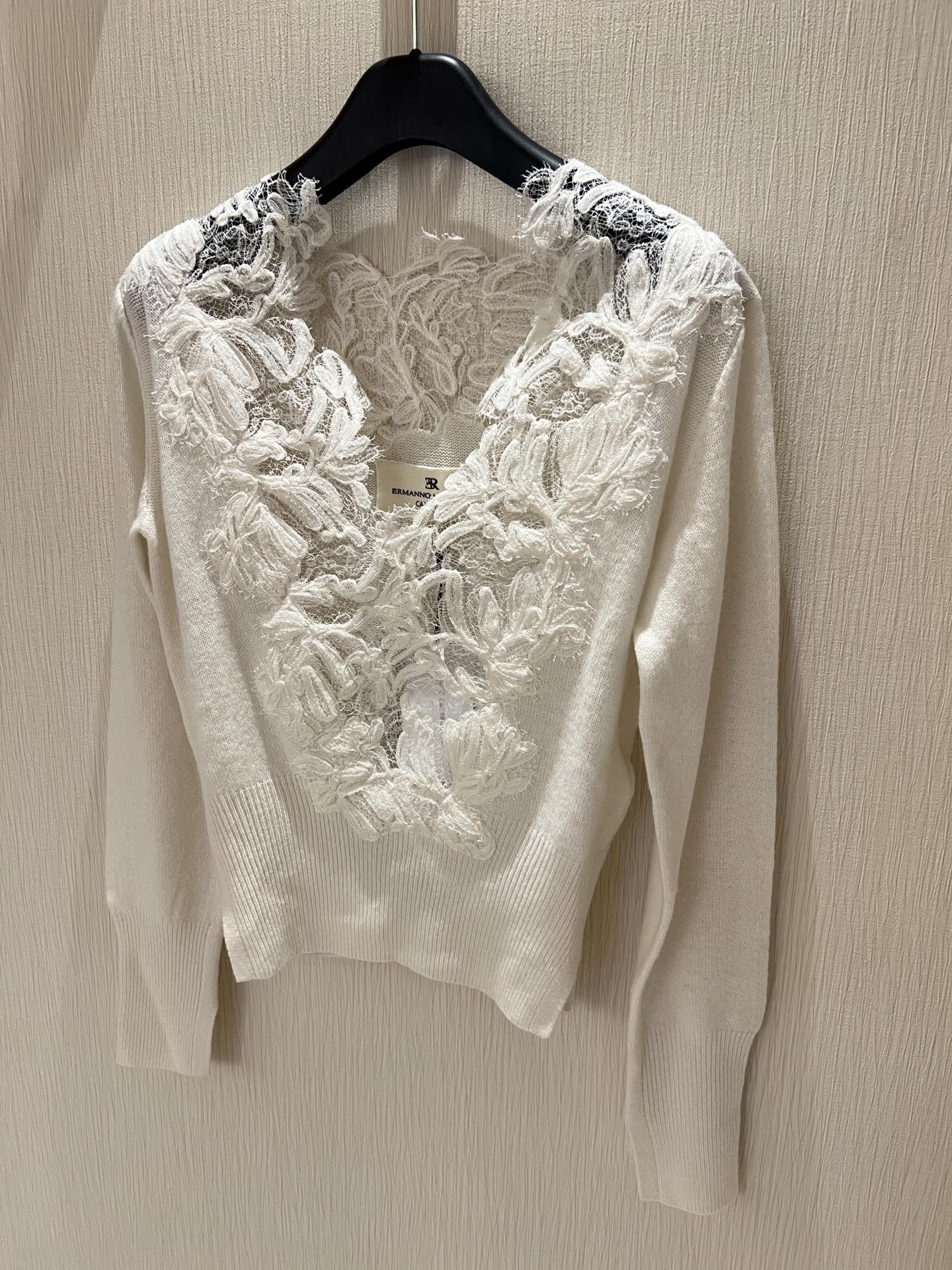 Luxurious Winter Lace Shirt: Ermanno*S 2024 Wool Line, Cozy and Romantic. - 图片 5
