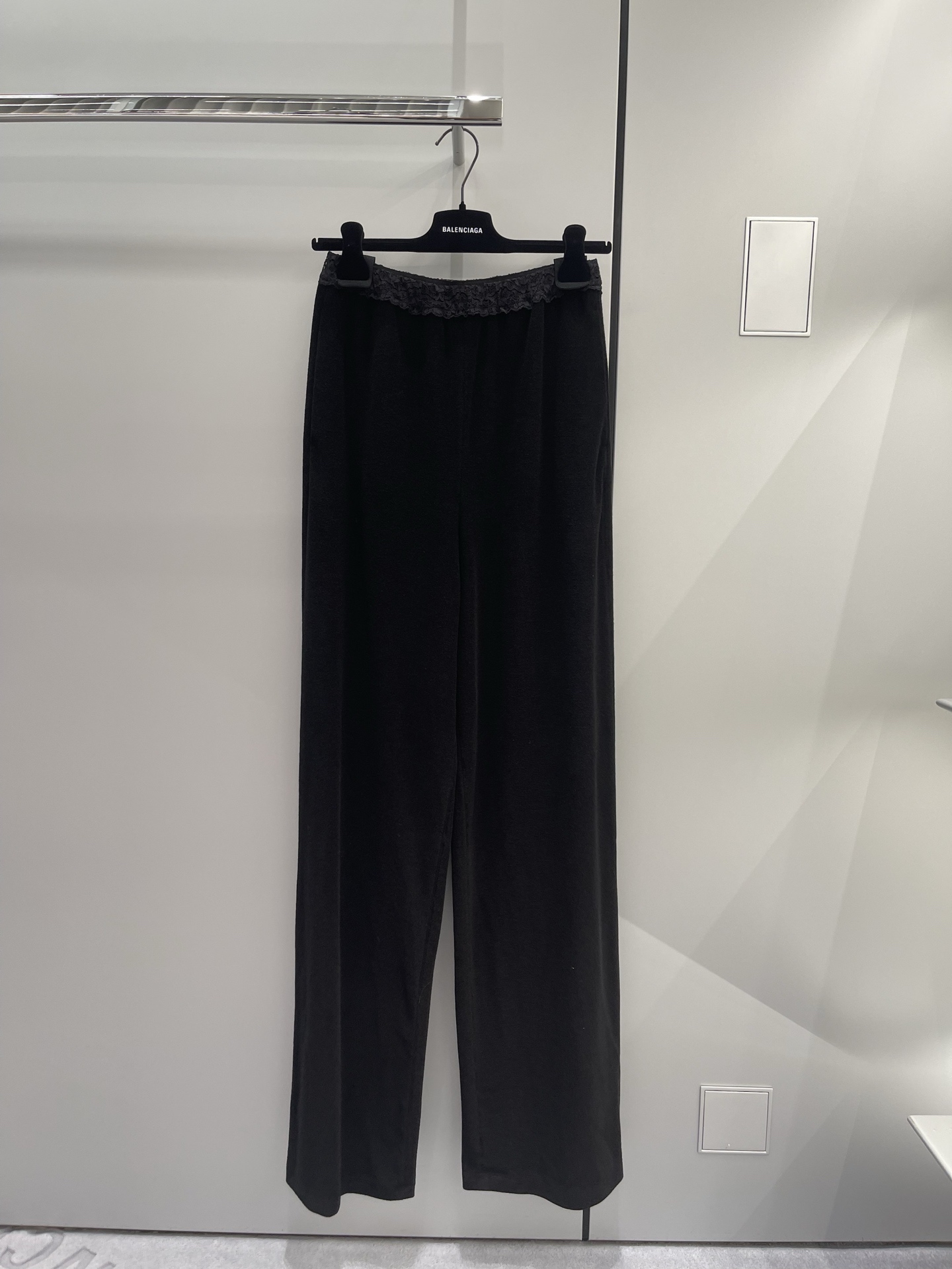 Velvet Lounge Pants with Lace Trim and Silk Pockets - Comfortable & Stylish 2 i1760067850081 3749 0 0