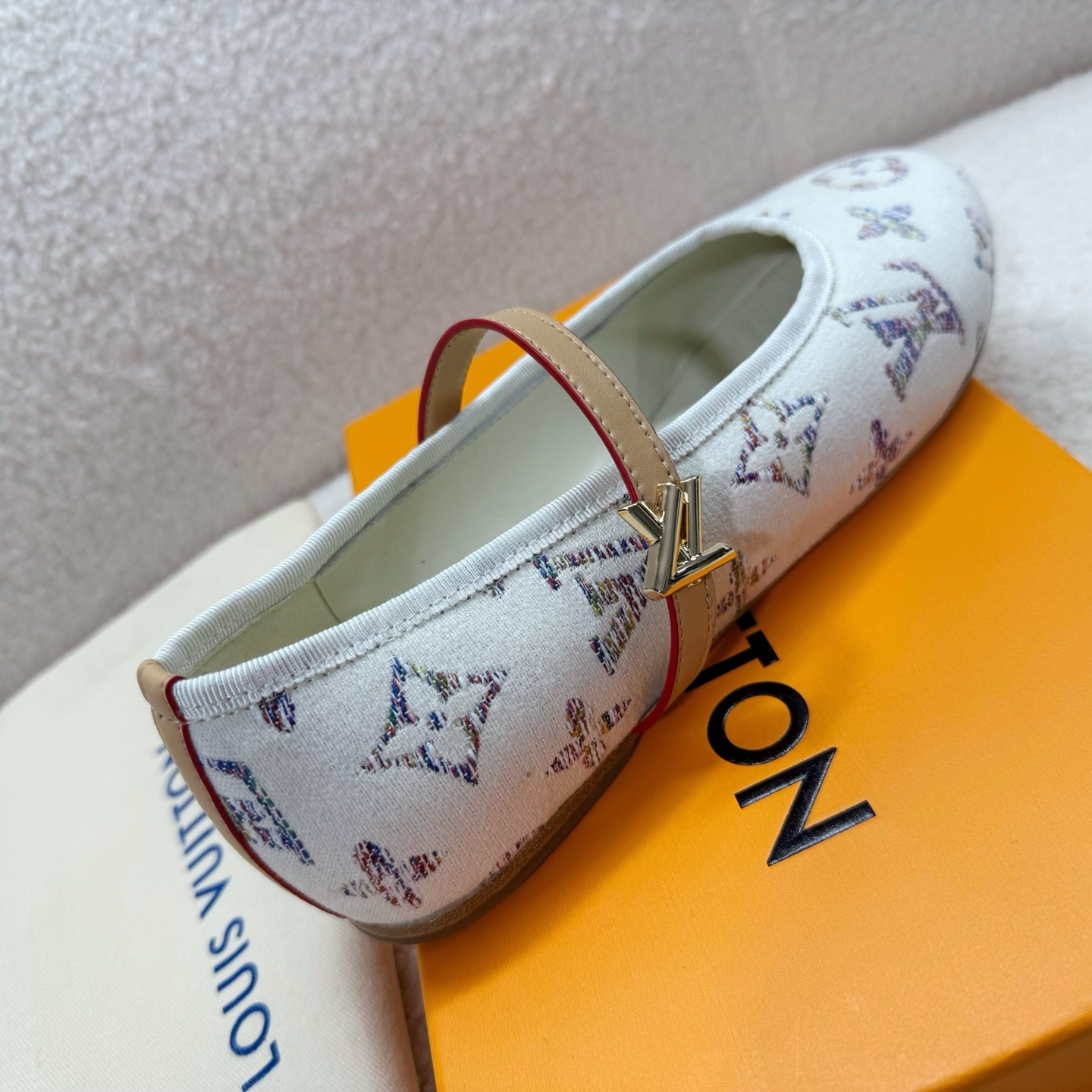 NO:247495,LV latest color matching, ballet shoes, louis vuitton19860909LV最新配色,芭蕾舞鞋,louis vuitton,Women's Shoes