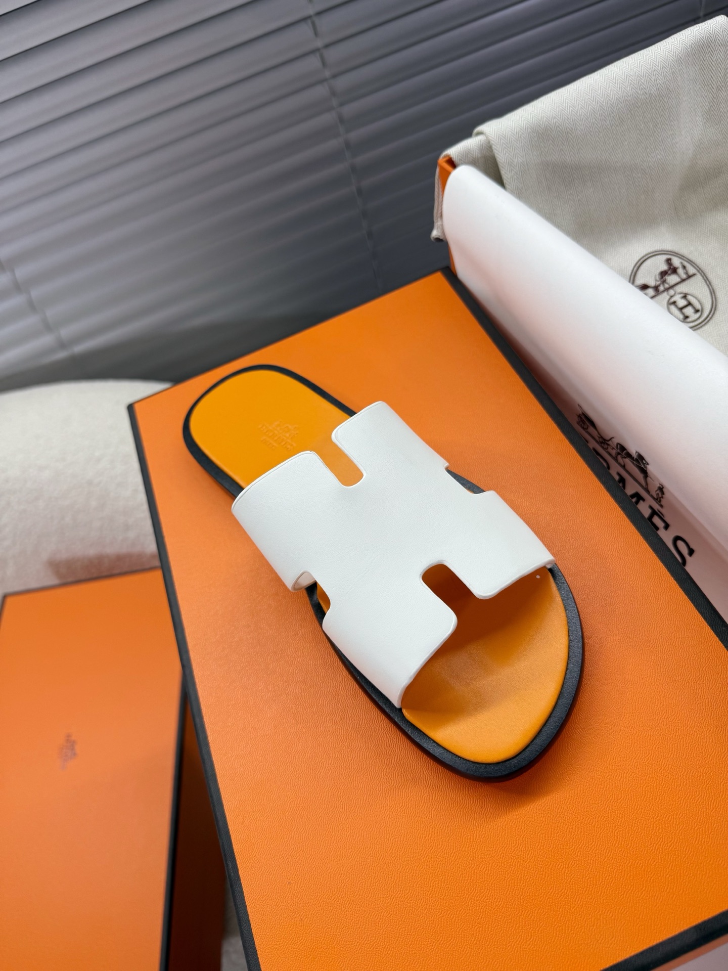 NO:407761,Hermes--Hermes couples genuine leather sole H slippers; sandals; sandals..., slippers, hermes, hermes, sandals, slippers19860909Hermes--爱马仕情侣款真皮底H拖鞋；凉拖；凉鞋……,拖鞋,hermes,hermes,sandals,slippers,Women's Shoes