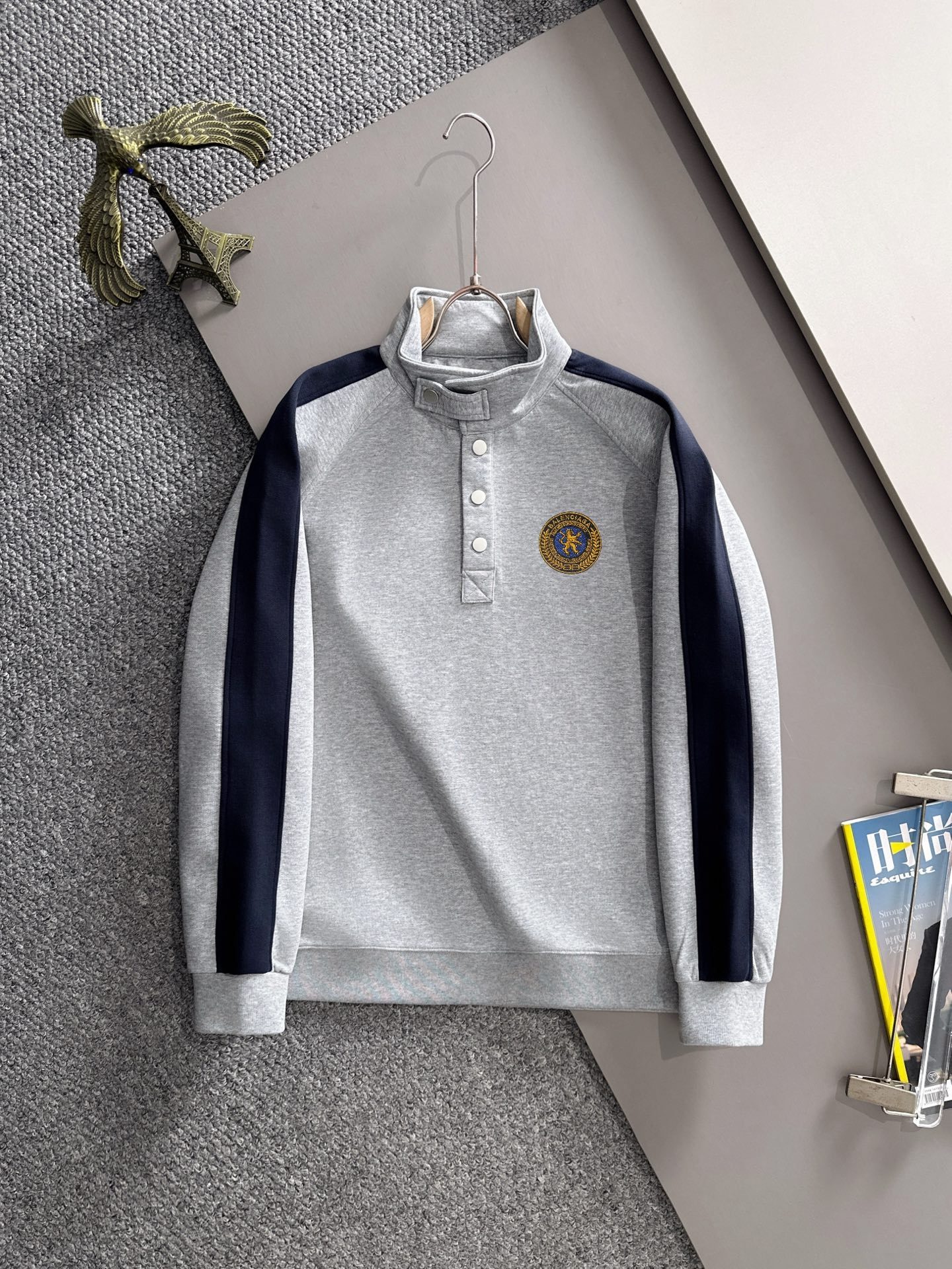 Men's/Women's Long Sleeve Sweatshirt Pullover with Collar, Casual Fit