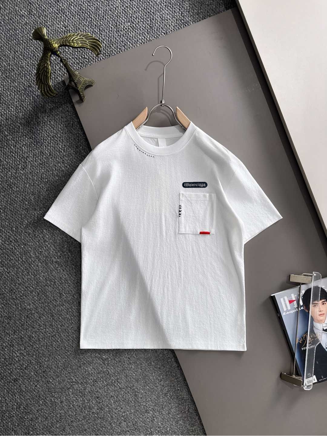 P150 Paris 2026 nueva camiseta de manga corta para hombre primavera. Hecho de tejido de algodón de punto con hilo de al…