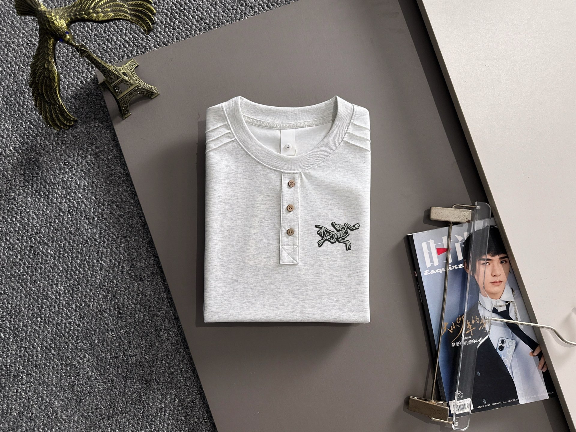 Alternative view of T-Shirt 10952