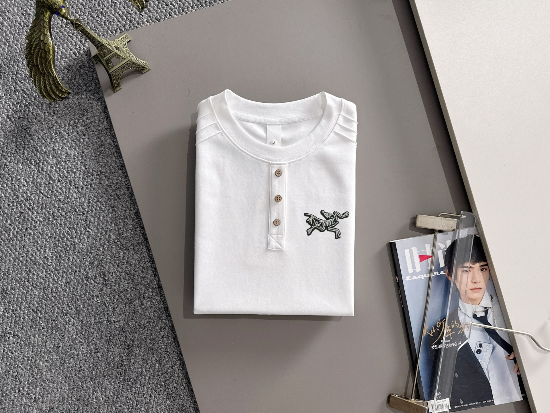 Alternative view of T-Shirt 10951