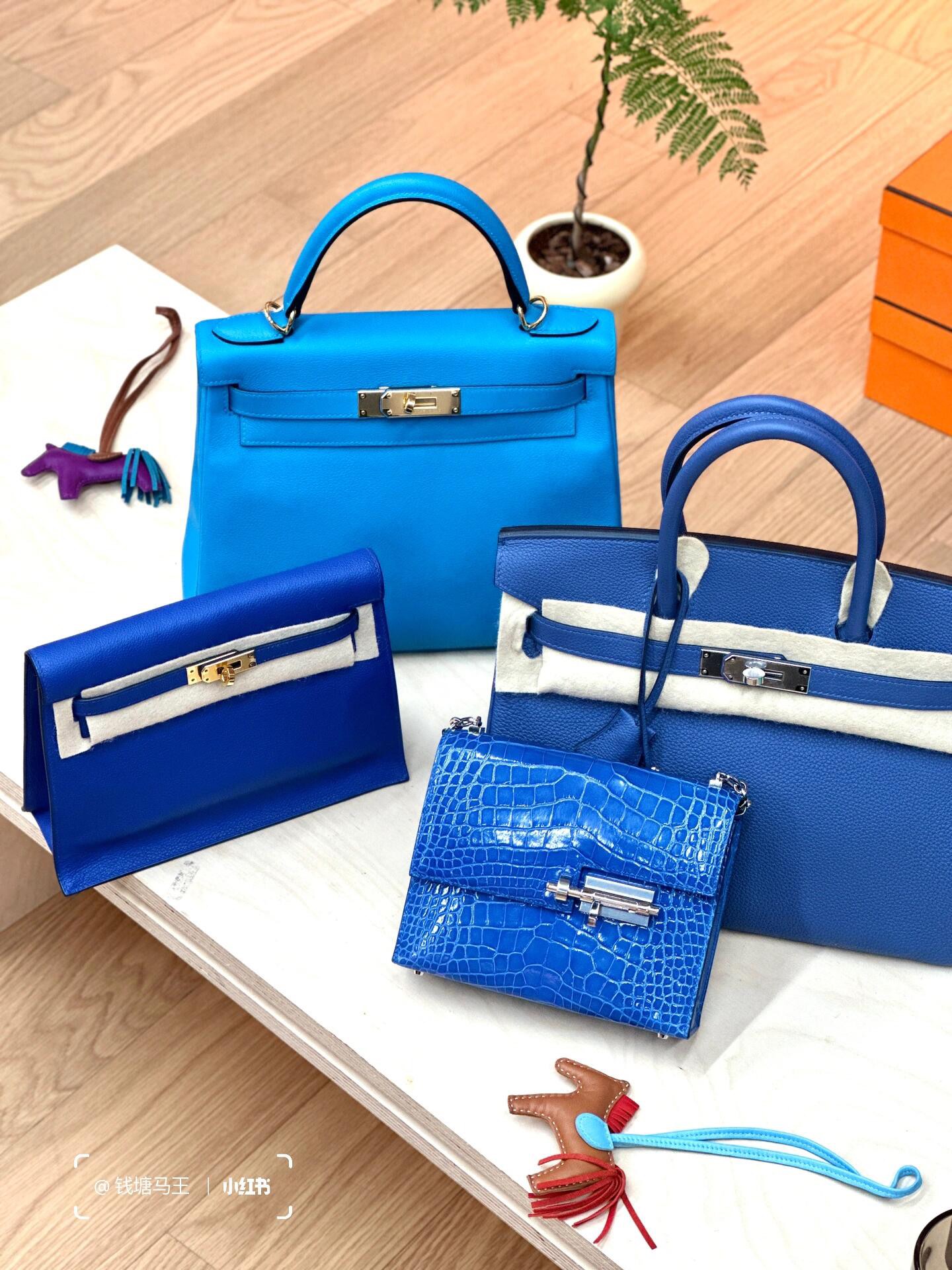 Hermès Rare summer models are available. Which blue color is your favorite?