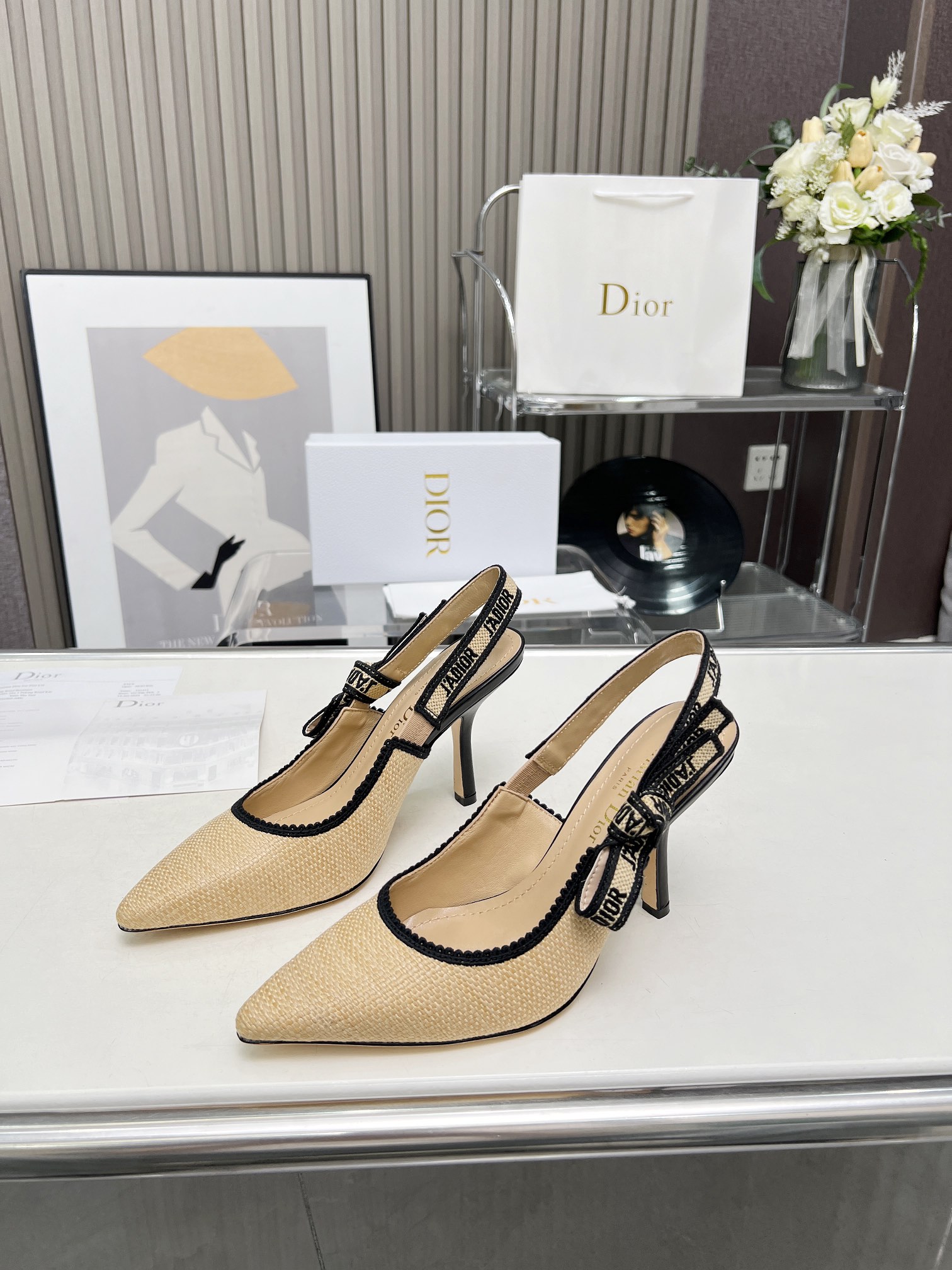 Dior Schuhe Pumps Mit Hohem Absatz Sandalen Hohe Qualität verkaufen
 Stickerei Alles Kupfer Echtleder Schaffell Frühling/Sommer Kollektion