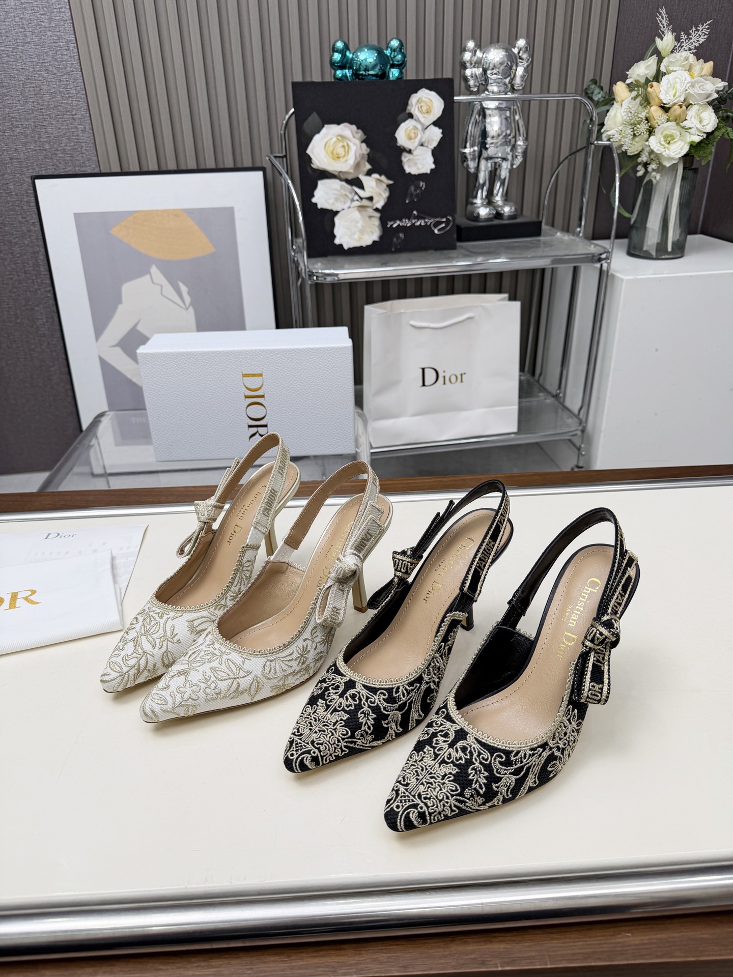 NO:724852,Rubber sole genuine leather sole Dior embroidered high heels embroidered pattern letter logo web sandal style spring and summer latest jacquard embroidered pattern sandal style. Original purchase. Specially ordered materials. One to one zero gap replica!  Material Original custom-made eco-friendly embroidered upper + top-grade sheepskin lining + pure copper hardware buckle Size 34 to 42, high heels, dior, dior, sandals, high heels, sheepskin19860909橡胶底真皮底 迪奥 Dior 刺绣高跟鞋 刺绣图案 字母logo织带凉鞋款 春夏最新提花刺绣图案凉鞋款. 原版购入. 特订材料. 一比一零差距复刻！ 材质原版订制环保刺绣鞋面+顶级羊皮内里+纯铜五金扣 码数34到42,高跟鞋,dior,dior,sandals,high heels,sheepskin,Women's Shoes