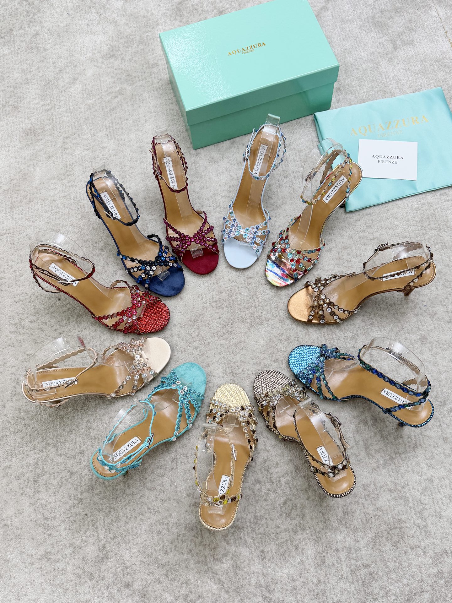 NO:724871,p Rubber sole and genuine leather sole 'q' AQUAZZURA gold pineapple brand new rhinestone high heels!  The hot colored diamonds instantly make you feel like a gossip girl on your feet. They are super classy. They are both simple and fashionable. They are so flashy and beautiful. Your beauty reaches a new level!  Big IG bloggers from all over the world are jumping on board!  Unique and fashionable (ZP development, custom-made correct fabrics, with super flashy new upgraded 5A grade diamonds) Compare the difference between pictures and goods on the market. Imported custom PVC for the upper with 5A grade diamonds (ZP size is the same) Heel height 7cm 10cm Customized imported sheepskin lining High-end rubber sole + imported genuine leather outsole Colors: 35-42, high heels, high heels, sheepskin, Leather soles19860909p橡胶底真皮底「q」AQUAZZURA金菠萝全新水钻高跟鞋！大热彩钻蹬上瞬间gossip girl的感觉上脚超级有气质·既简洁又时髦 太闪太美啦·美出出新高度！各路IG大博主都纷纷上脚！独特得来又时髦（ZP开发、订制正确面料、搭配超闪全新升级5A级奥钻）多对比市面上看图做货的区别哈 鞋面进口定制PVC配5A级奥钻（ZP大小一致）跟高7厘米 10 厘米 内里定制进口绵羊皮 鞋底高端橡胶底+进口真皮大底 颜色多色 尺码35-42,高跟鞋,high heels,sheepskin,Leather soles,Women's Shoes