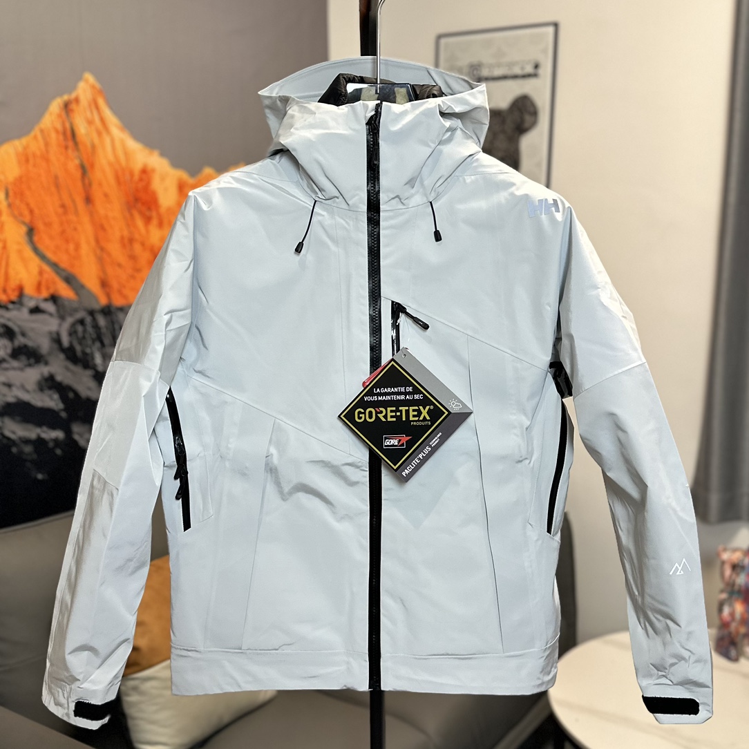Helly Hansen Cold-Proof Suit: High-Tech Features for Ultimate Warmth and Comfort