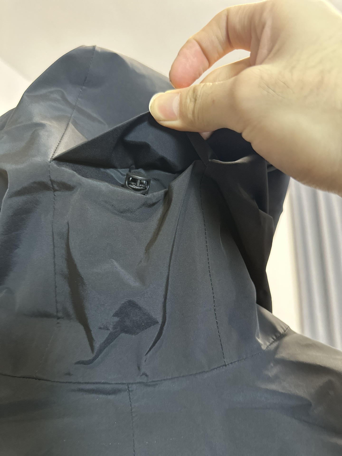 Helly Hansen Cold-Proof Suit with High-Performance Features and 90% White Duck Velvet - 图片 9