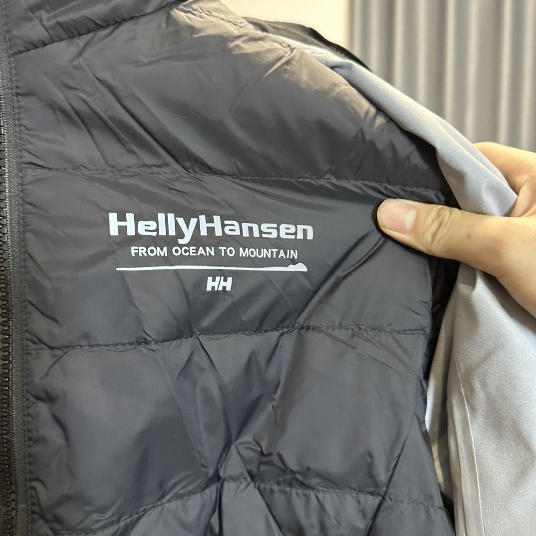Helly Hansen Cold-Proof Suit with High-Performance Features and 90% White Duck Velvet - 图片 7