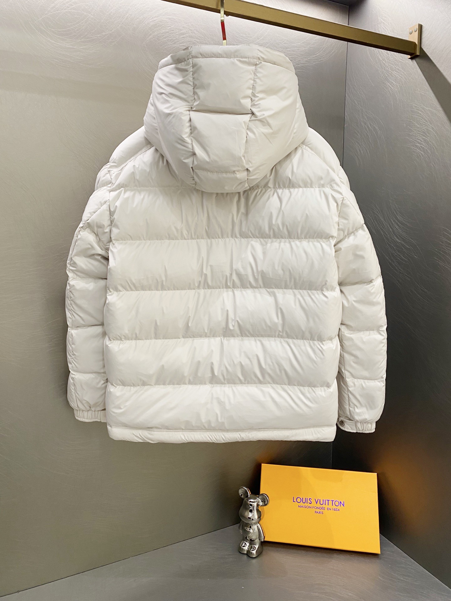 Moncler モンクレール P640 羽織る防寒ダウンジャケット 男女兼用