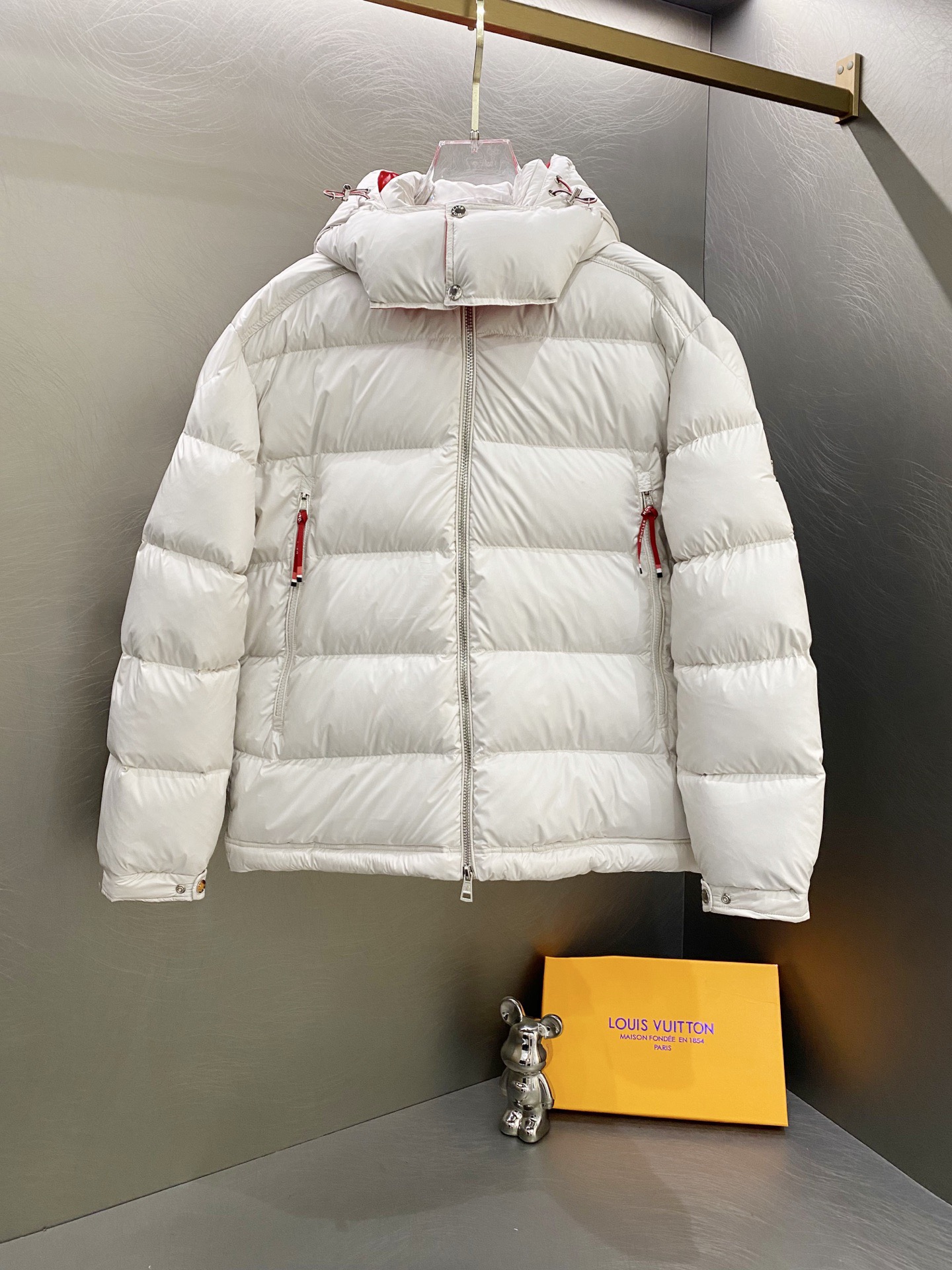 Moncler モンクレール P640 羽織る防寒ダウンジャケット 男女兼用