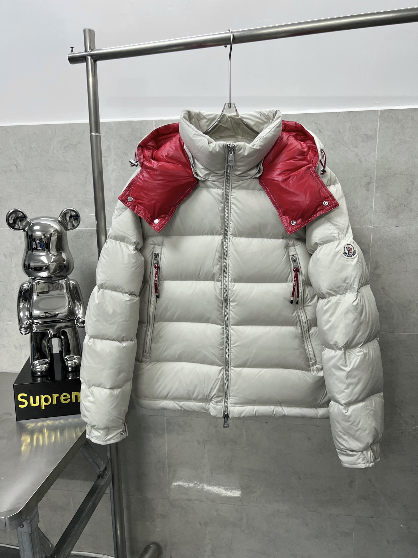 Moncler モンクレール P640 羽織る防寒ダウンジャケット 男女兼用