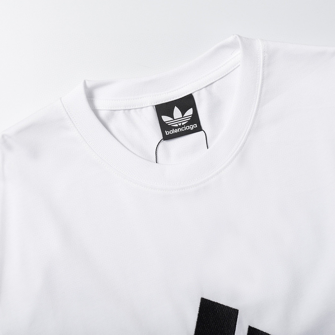 Balenciaga 官网品质BLCG/BALENCIAGA/巴黎世家联名Adidas前面 LOGO组合，双面正反穿搭刺绣短袖T恤#