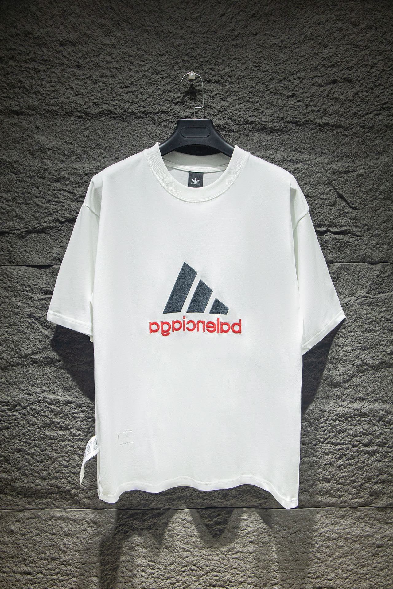 Balenciaga 官网品质BLCG/BALENCIAGA/巴黎世家联名Adidas前面 LOGO组合，双面正反穿搭刺绣短袖T恤#