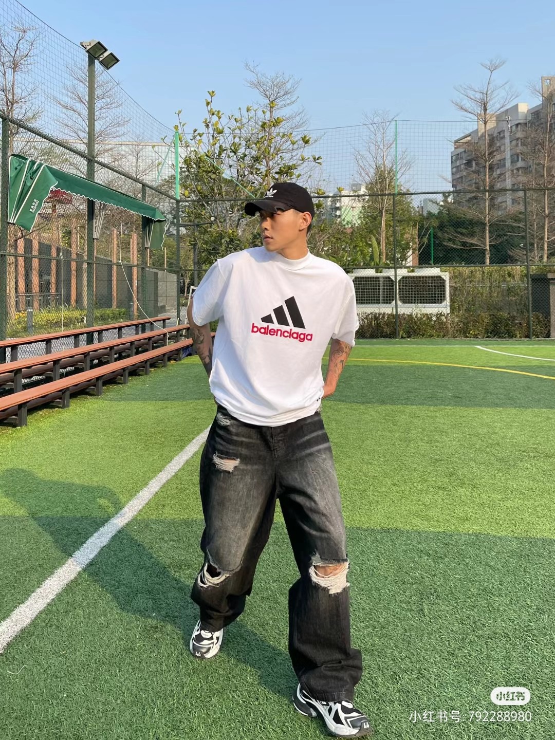 Balenciaga 官网品质BLCG/BALENCIAGA/巴黎世家联名Adidas前面 LOGO组合，双面正反穿搭刺绣短袖T恤#