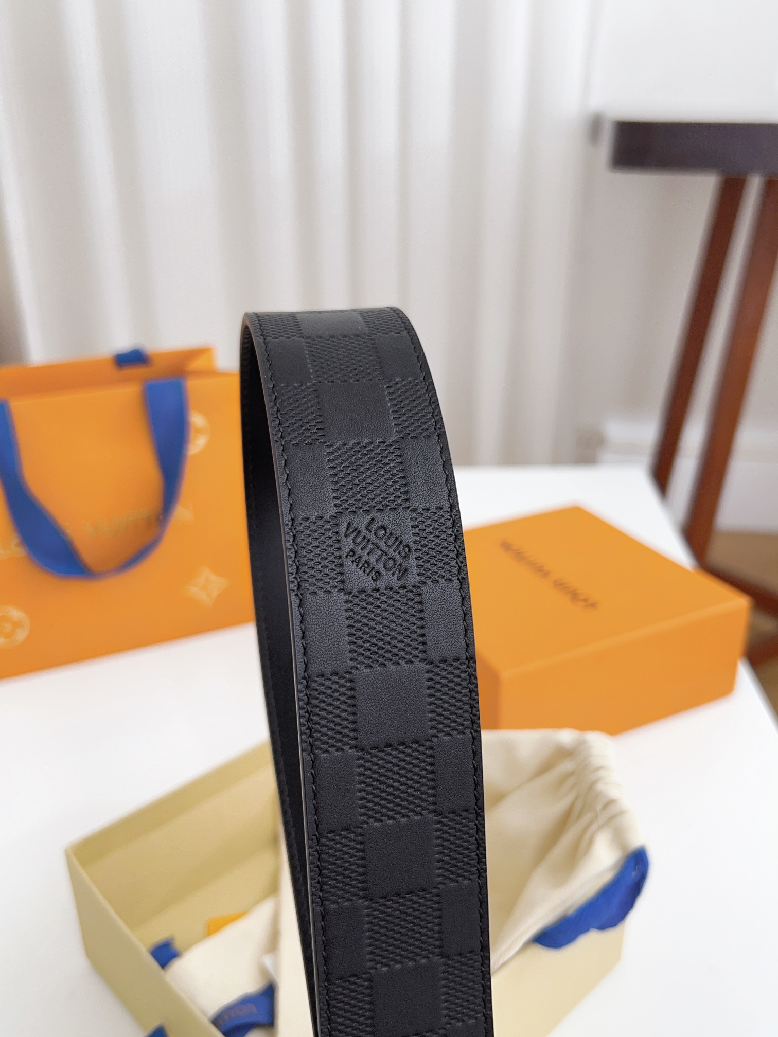 Lv宽度4.0品质货品防水面料+头层小牛皮材质真材实料支持质检精细的做工用心制作扣头精钢扣头耐磨耐用不易