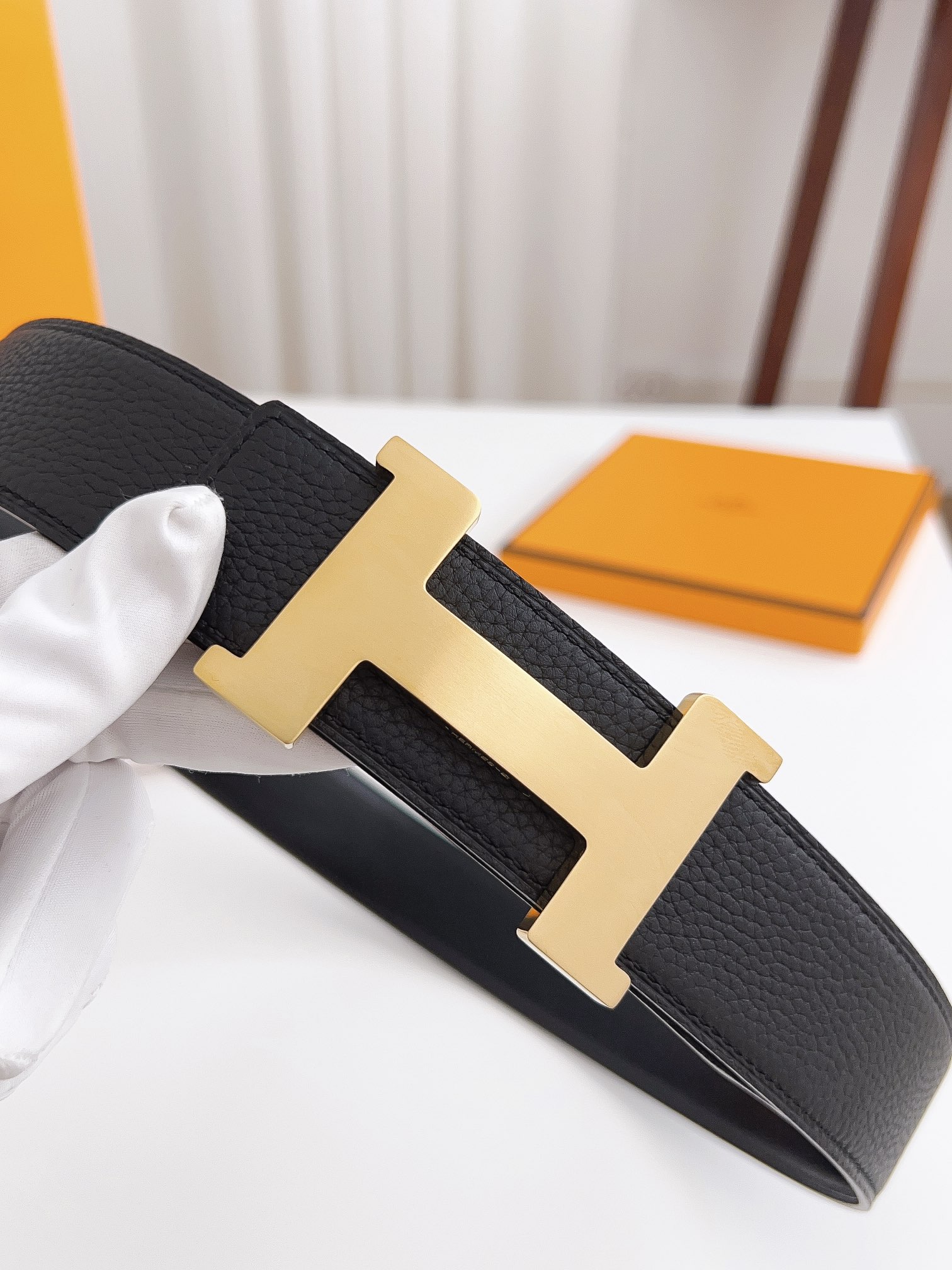 爱马仕.hs高端品质宽度3.8cm正品规格Togo荔枝纹小牛皮搭配原厂白芯底皮精细的做工高品质的质量扣头