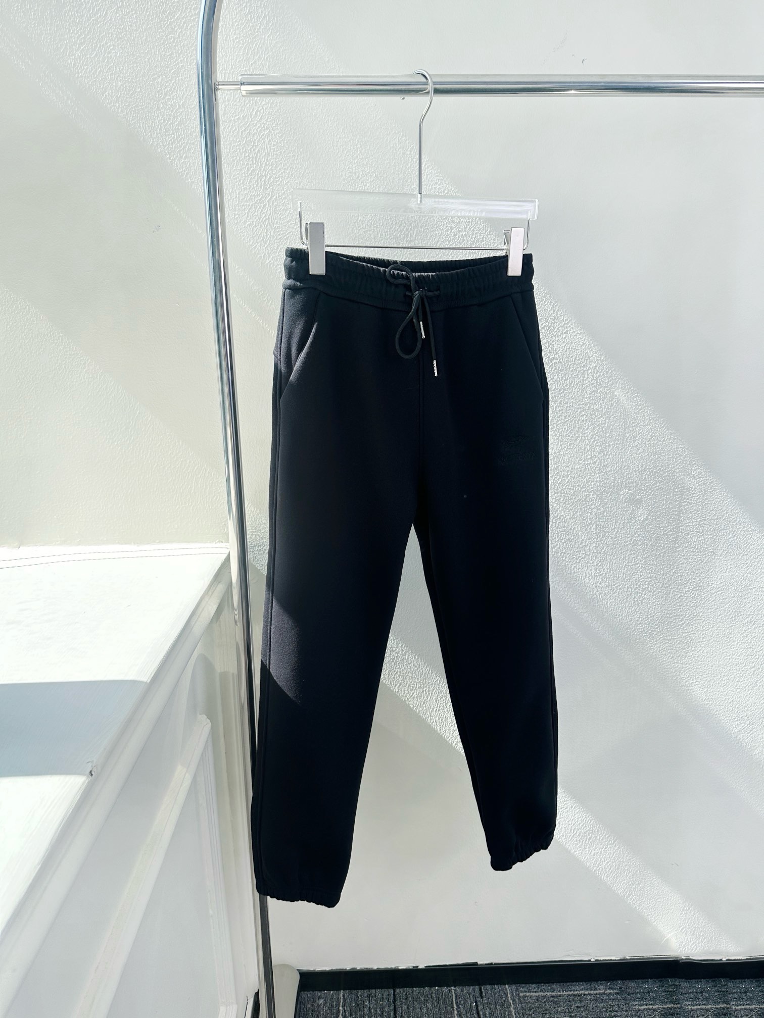 High-End Women’s Suit with 24-Scrambling for Fall: Thick Fabrics, Embroidery, Velvet, Comfortable Pants - 图片 2