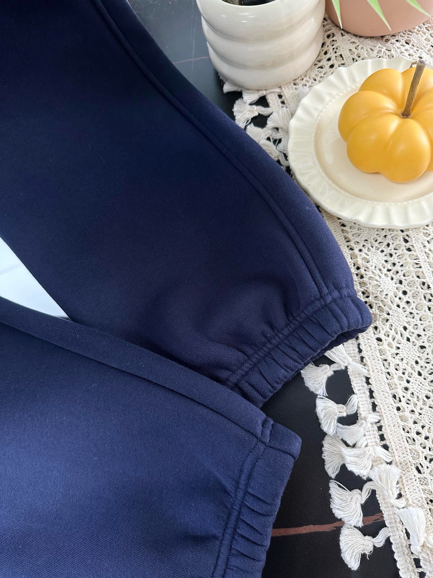 “High-End Women’s Suit with 24-Scrambling for Fall: Thick Fabric, Embroidery, Velvet Interiors” - 图片 7