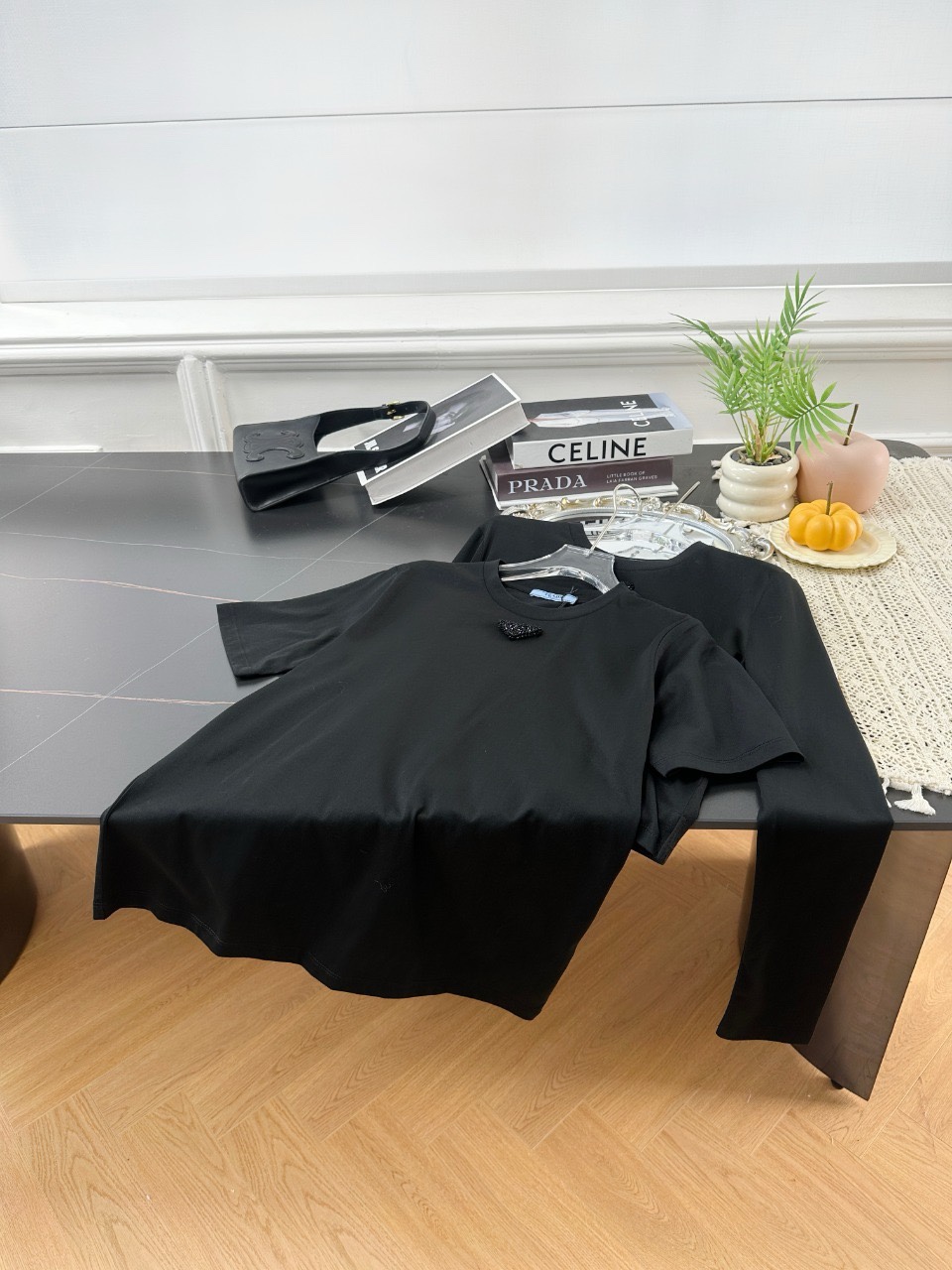 New High-Quality Women’s Suit with Triangular Rigo Long Sleeve T-shirt for Autumn Fashion. - 图片 2