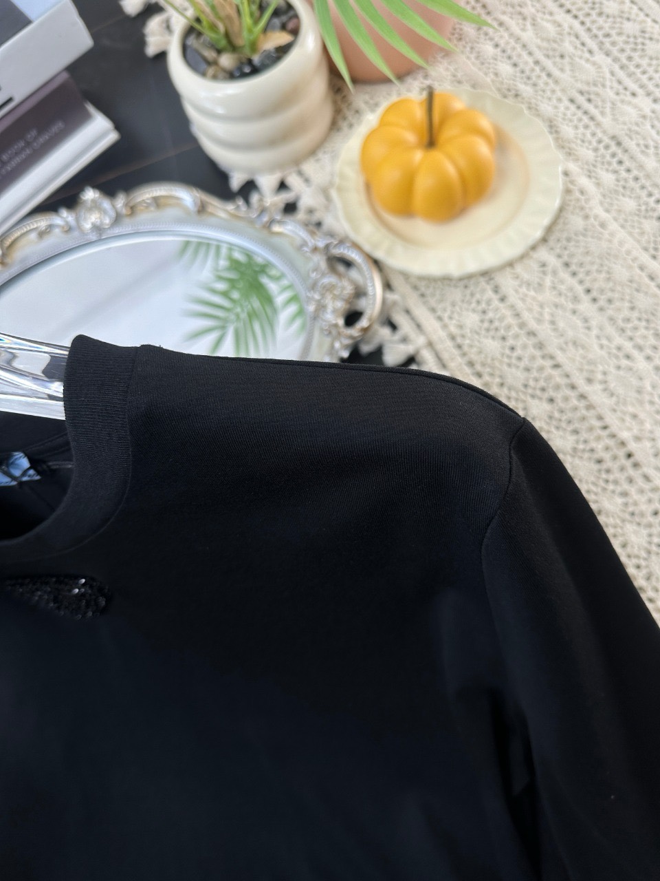 New High-Quality Women’s Suit with Triangular Rigo Long Sleeve T-shirt for Autumn Fashion. - 图片 5