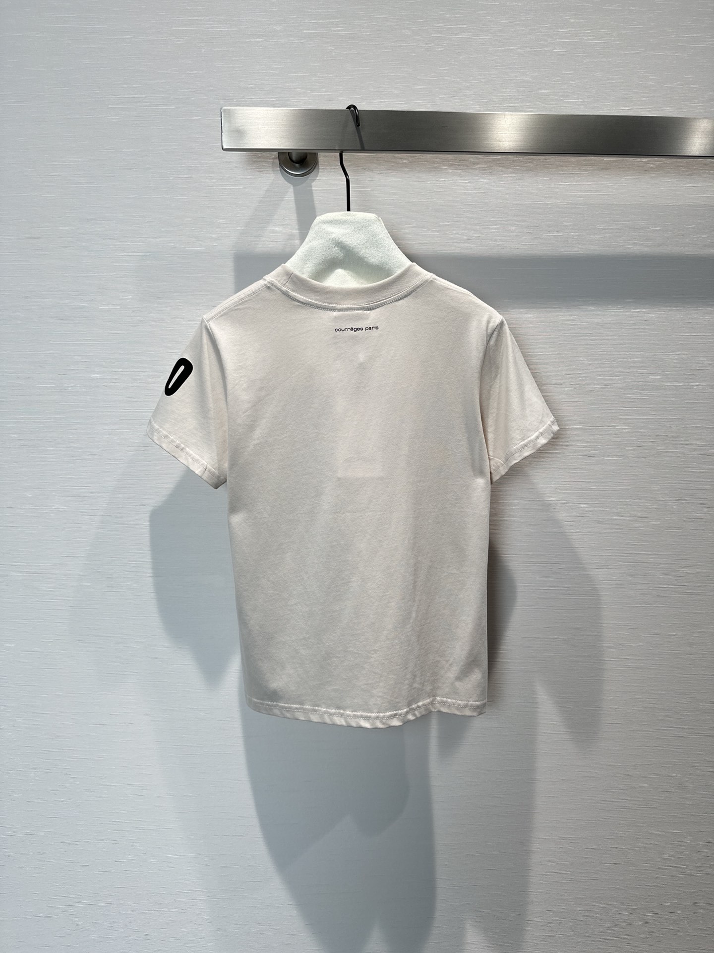 “High-Quality Women’s Suit with Cure Logo, Ideal for Spring in Black and White” - 图片 7