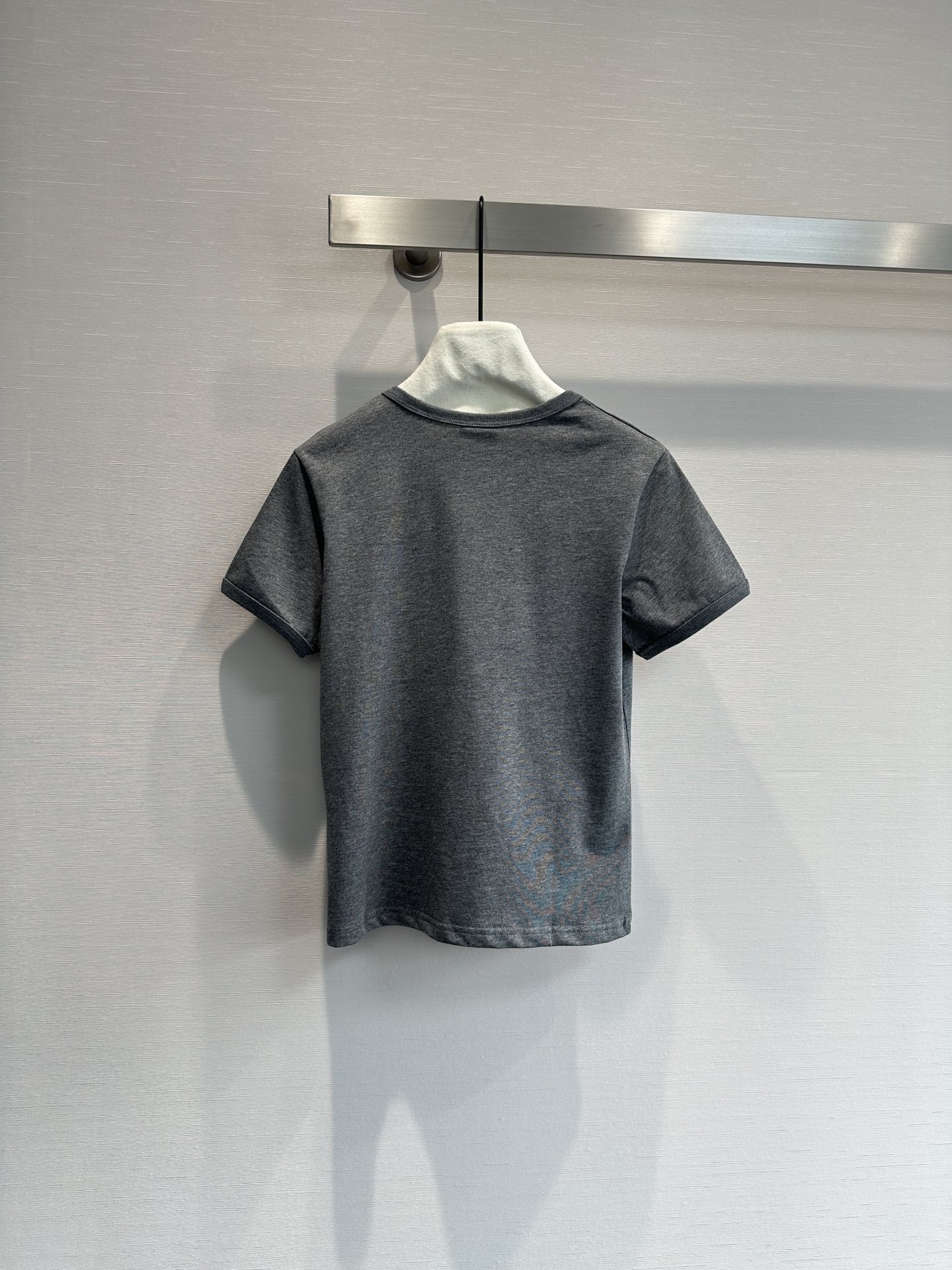 High-Quality Women’s Suit: Short-Sleeve T-Shirt Pairing for Casual Spring Style - 图片 7