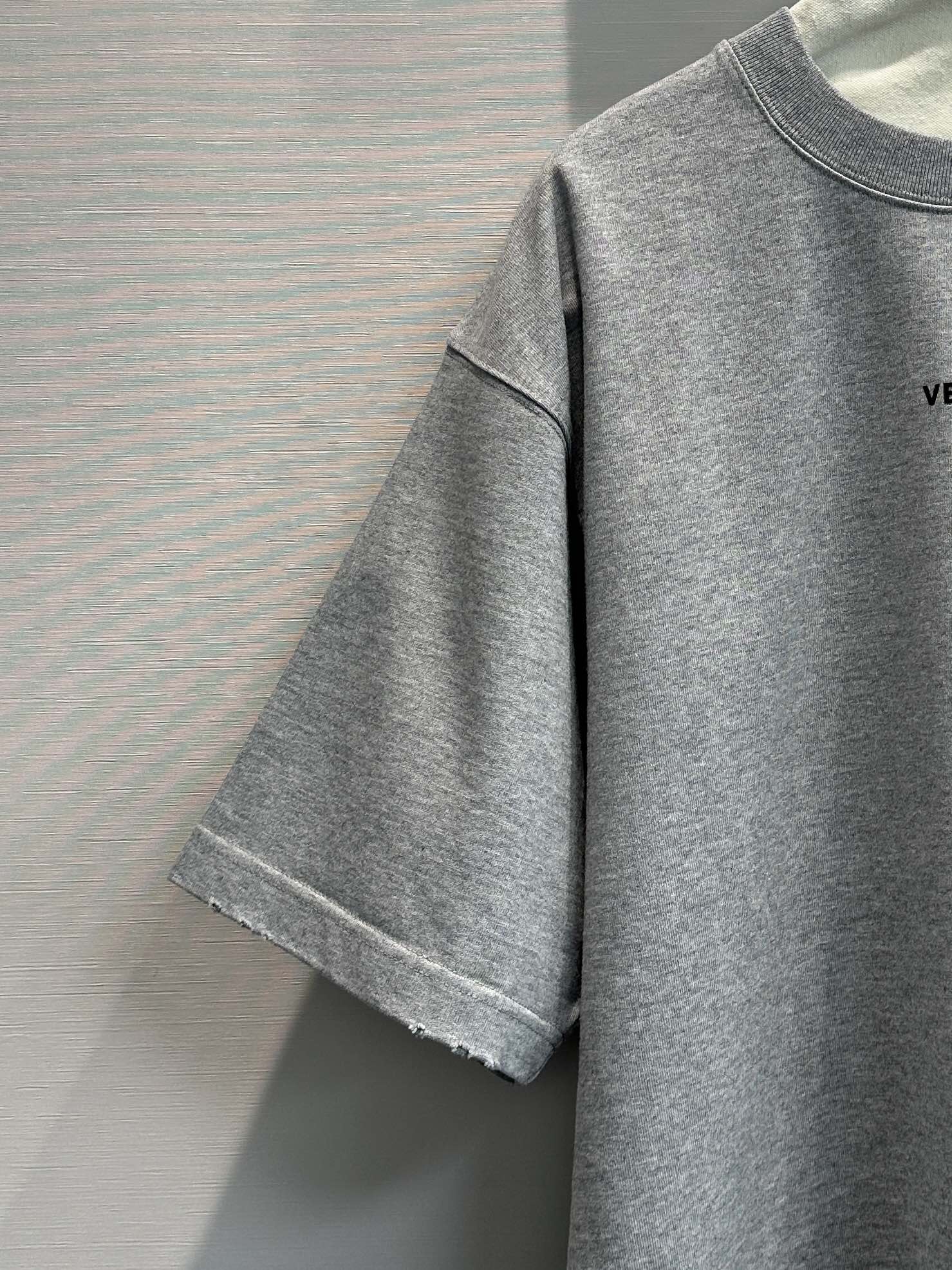 High-End Women’s Suit Package: Vet Letter Logo T-Shirts, High Quality, Gender-Free Style - 图片 4