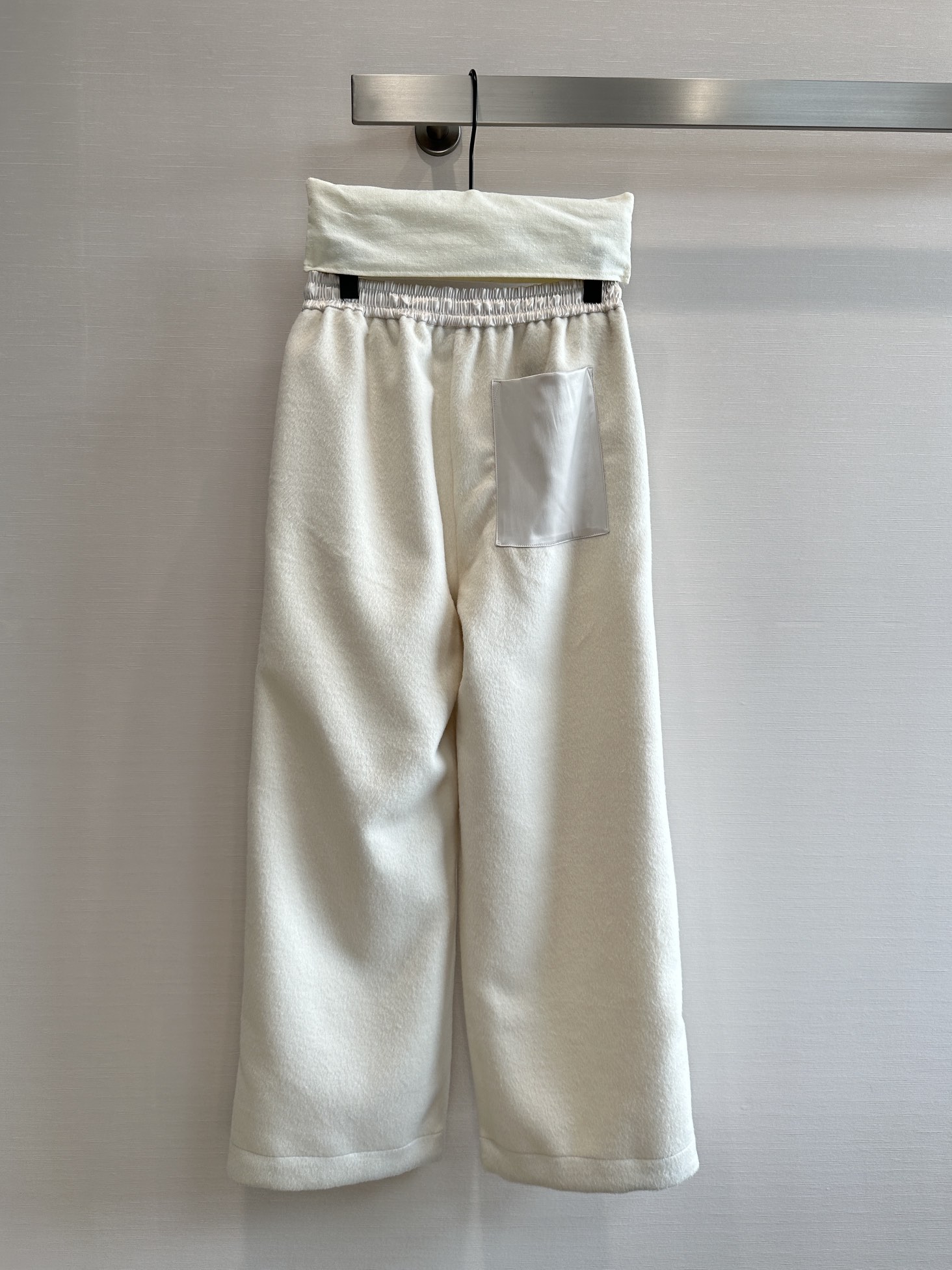 “High-Quality Women’s Suit: 24SS Winter New Collection with Stylish Details and Versatile Colors” - 图片 7