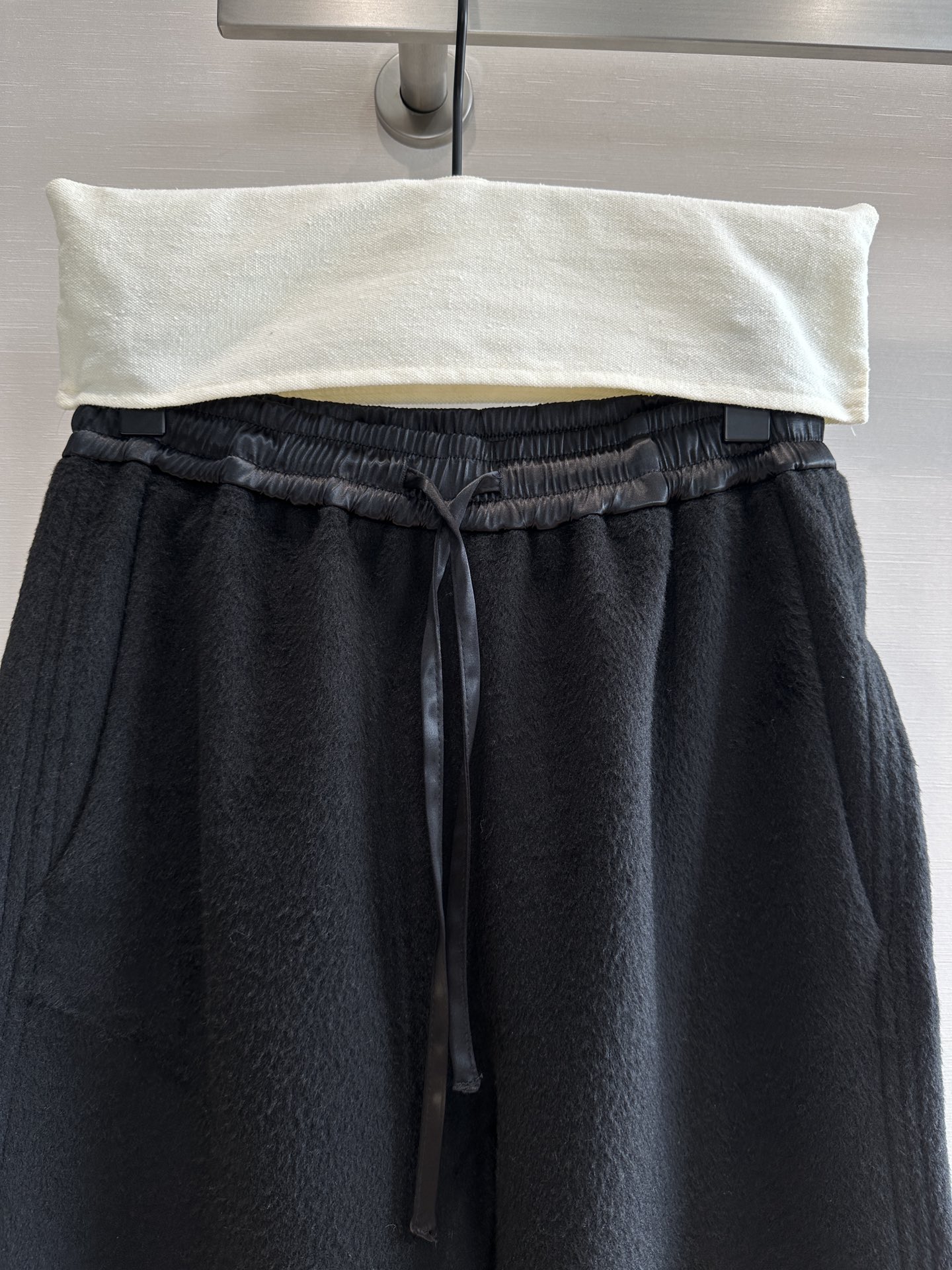 Jill’s 24SS New Winter Collection: High-Quality Women’s Clothes with Unique Design Elements - 图片 3